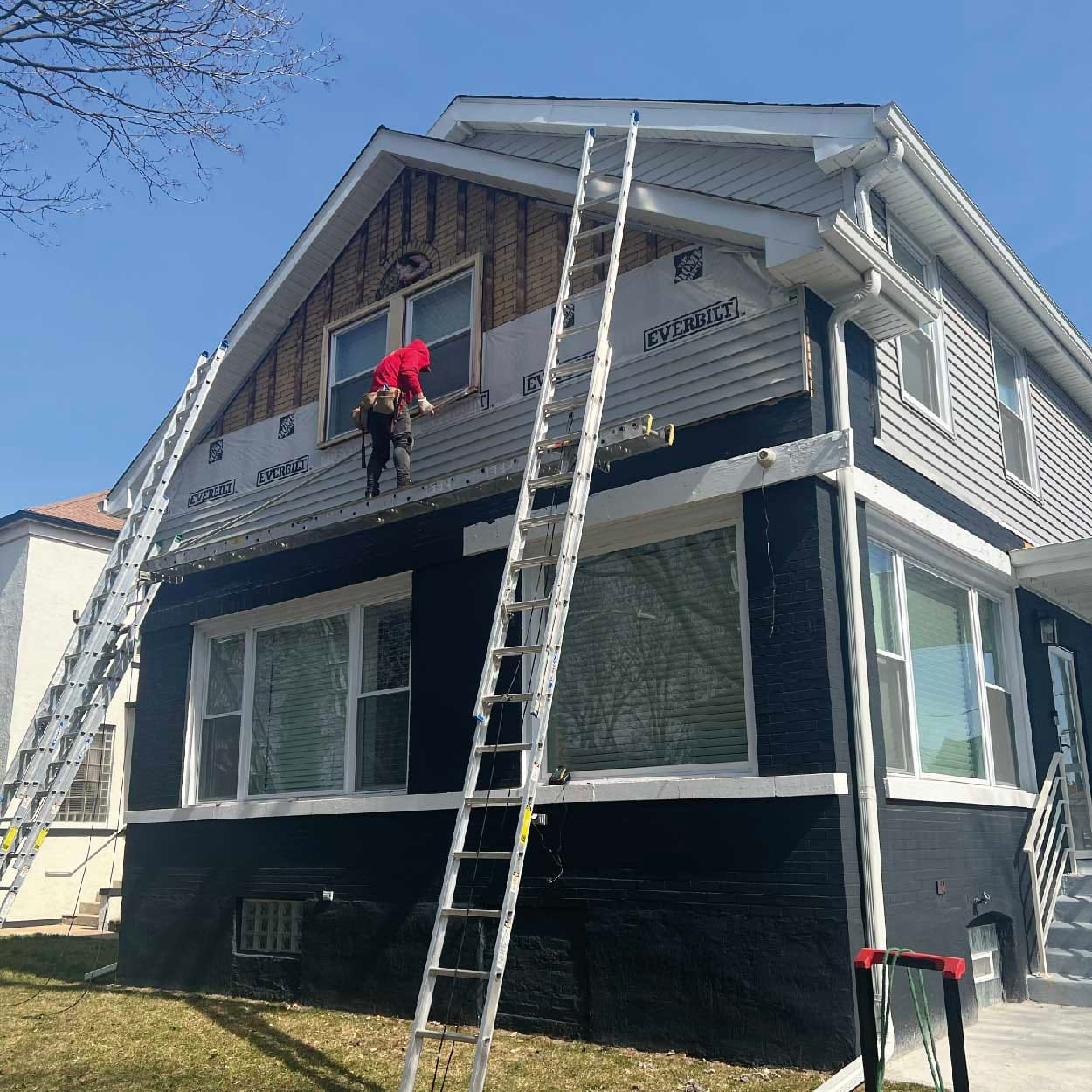 We are the installer you can trust if you need siding installation throughout the Chicago area.