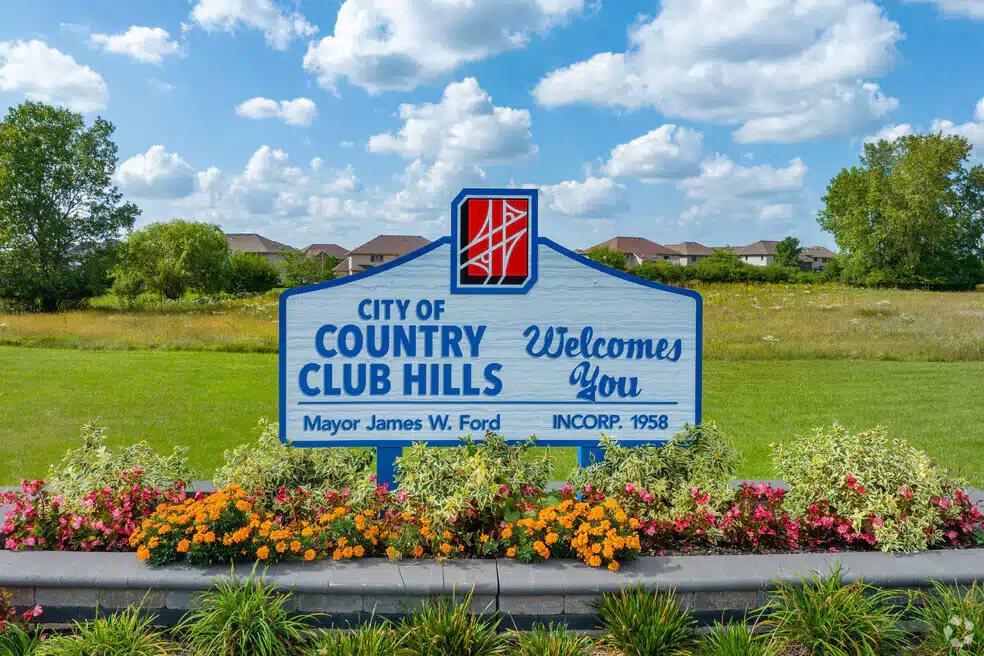 Gutter, Siding, soffit, fascia and roofing service in Country Club Hill, Illinois - contractor already registered in the village city